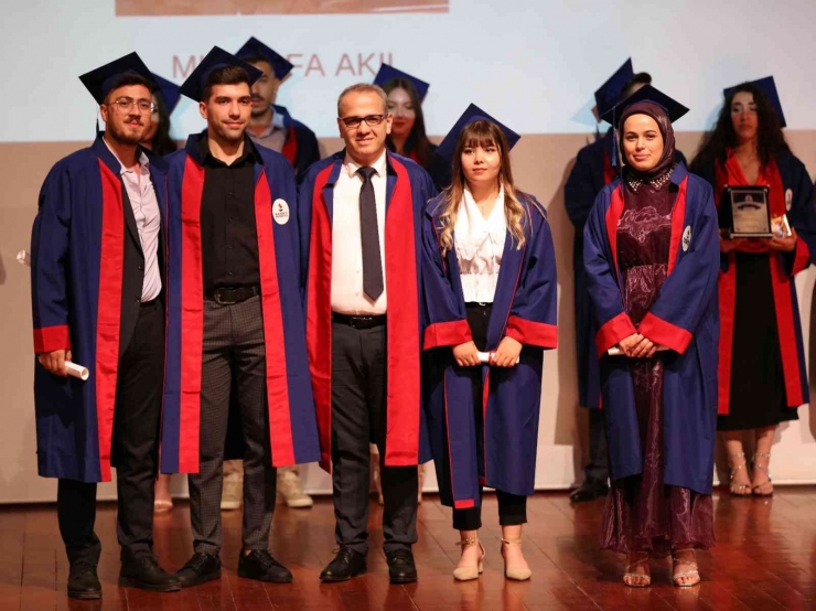 Sanko Üniversitesi Shmyo’da İlk Mezuniyet Heyecanı