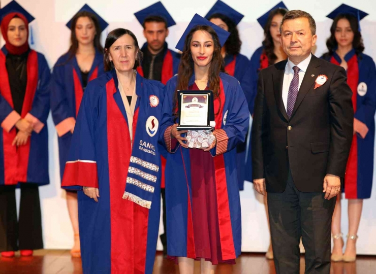 Sanko Üniversitesi Shmyo’da İlk Mezuniyet Heyecanı