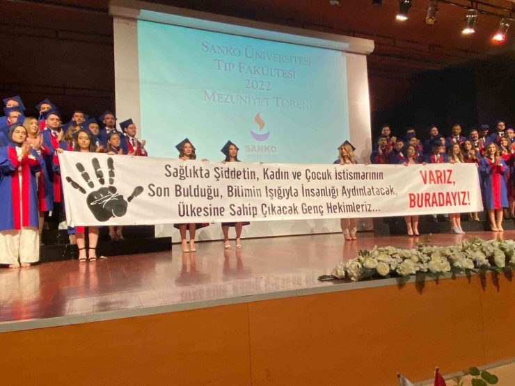 Sanko Üniversitesi Tıp Fakültesinde Mezuniyet Coşkusu