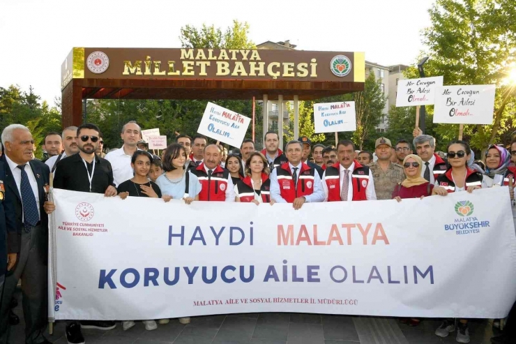 Malatya’da Koruyucu Aileler Günlerini Kutladı