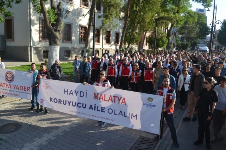 Malatya’da Koruyucu Aileler Günlerini Kutladı