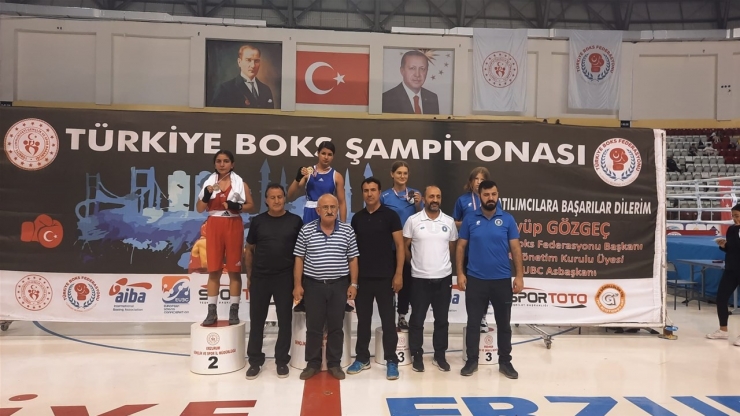 Malatyalı Boksör Fırat’ın Türkiye Şampiyonluğu Sevinci