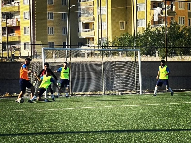 Bağlar Belediyespor’da 11 Oyuncu A Takımla İdmana Çıkacak