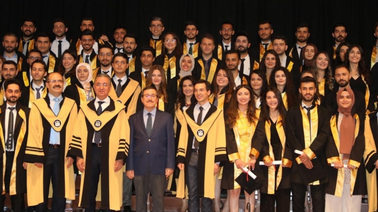 Diş Hekimlerinde Mezuniyet Heyecanı