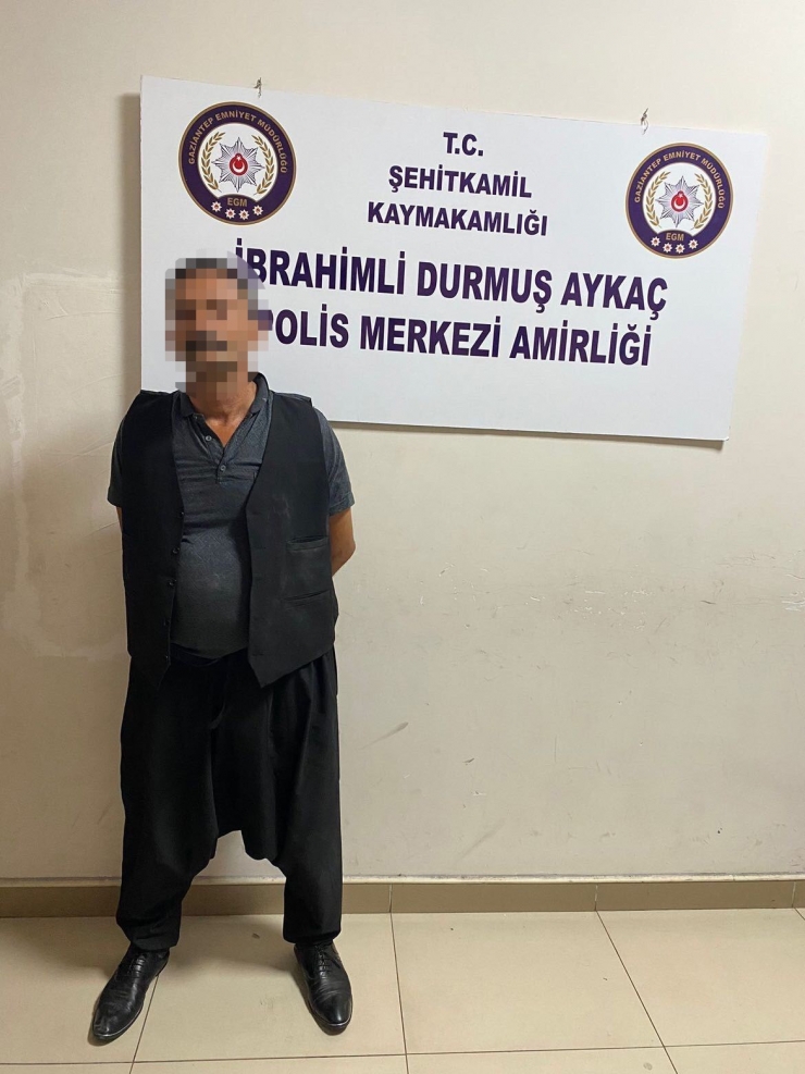 Caminin Kapısının Benzin Dökülerek Yakıldığı Anlar Kameraya Yansıdı