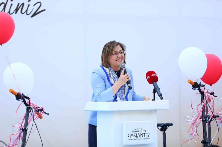 Lgs Türkiye Birincisine Bisiklet Ve Bilgisayar Hediyesi