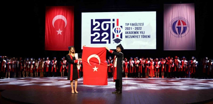 Gaün Tıp’tan Sağlık Ordusuna 261 Hekim