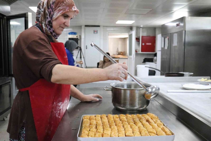 Ev Baklavasında Bayram Yoğunluğu