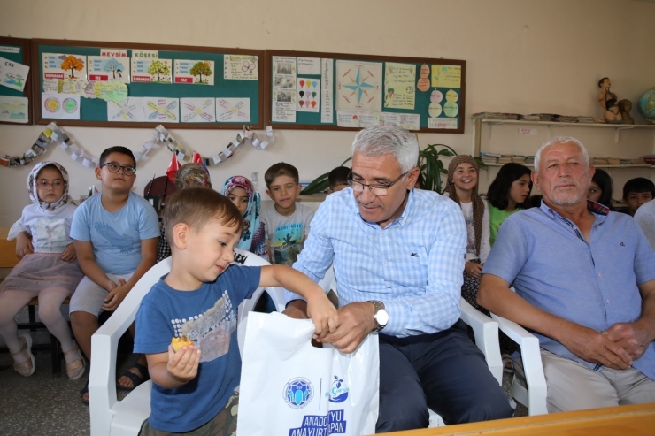 Başkan Güder’den Minik Kalplere Bayram Hediyesi