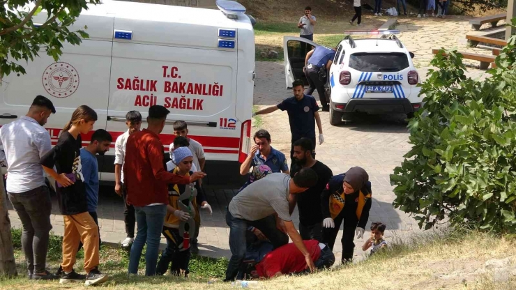 Fotoğraf İçin Tarihi Surlara Çıkan Vatandaş Metrelerce Yükseklikten Düştü