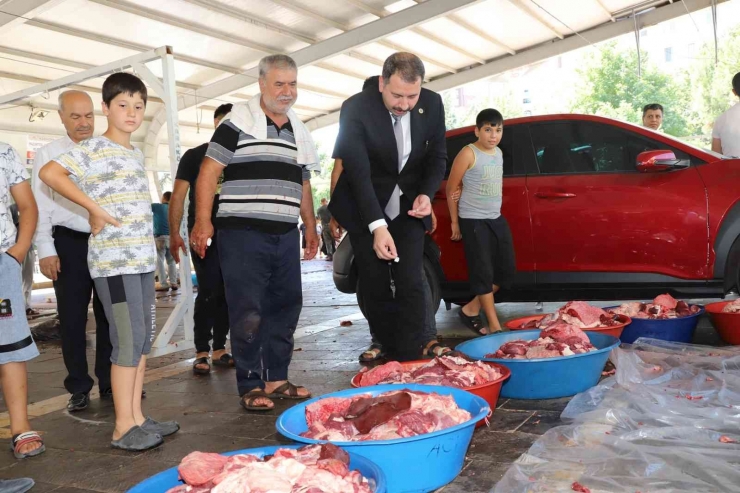 Baydilli Kurban Kesim Yerlerinde Vatandaşlarla Bayramlaştı