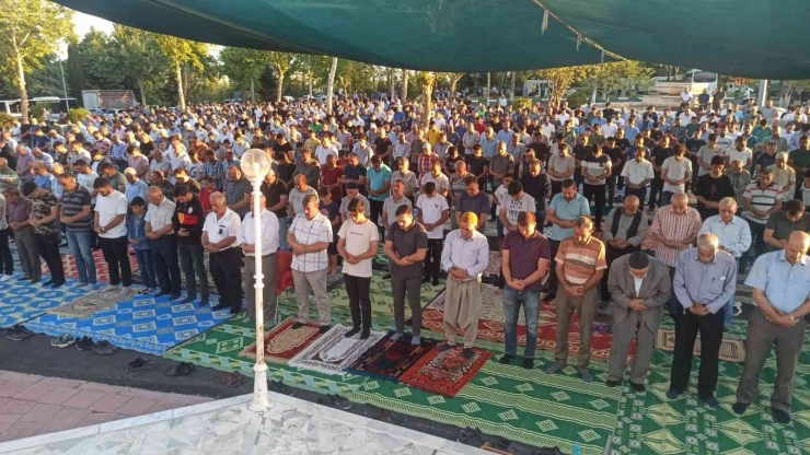 Malatya’da Kurban Bayramı Namazında Camiler Doldu