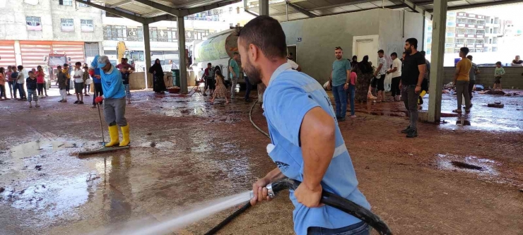 Belediye Ekipleri Bayramda Yoğun Mesai Yapıyor