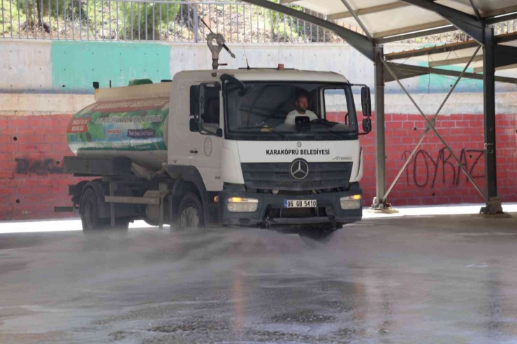 Karaköprü’de Kurban Kesim Yerleri Temizleniyor