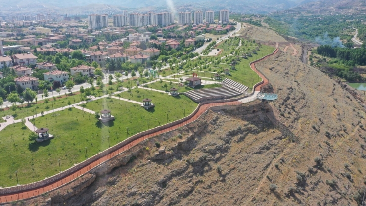 Başkan Çınar, Beylerderesi Şehir Parkı Seyir Terasını İnceledi