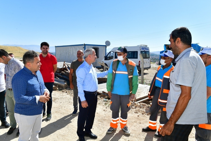 Yeşilyurt’ta Melekbaba Mahallesi Konforlu Yollarla Buluşuyor