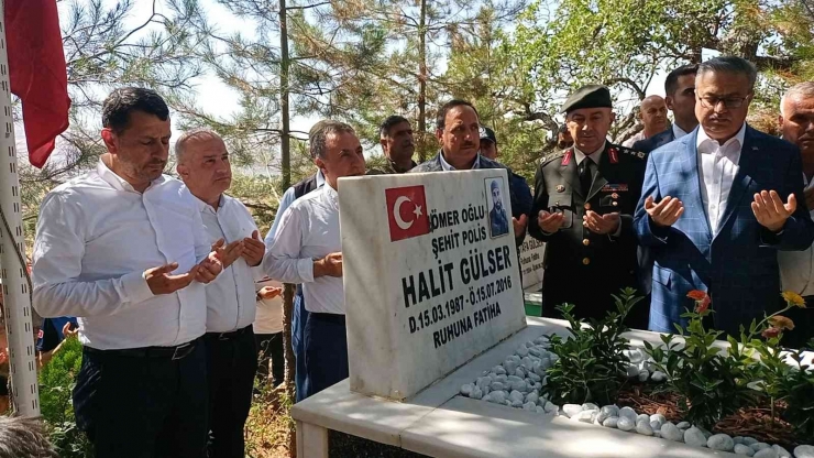 15 Temmuz Şehidi Polis Memuru Halit Gülser Kabri Başında Dualarla Anıldı