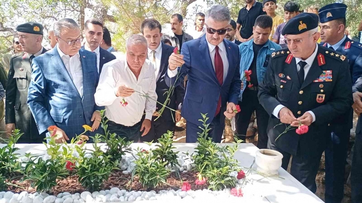 15 Temmuz Şehidi Polis Memuru Halit Gülser Kabri Başında Dualarla Anıldı