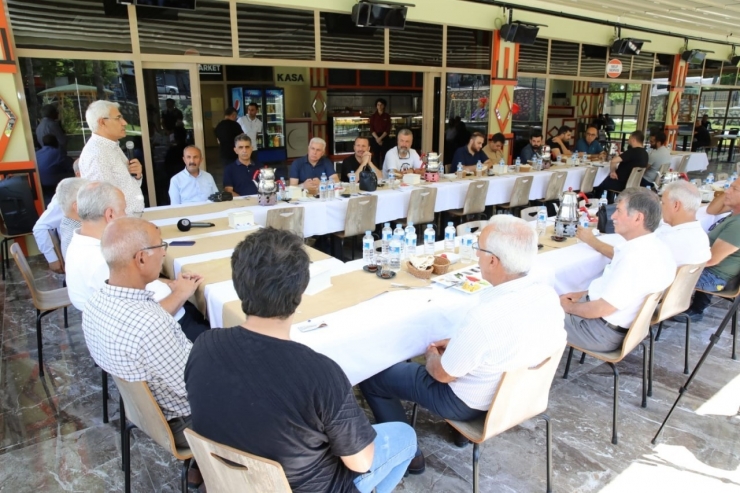 Başkan Güder, Veterinerler İle İstişare Toplantısı Gerçekleştirdi