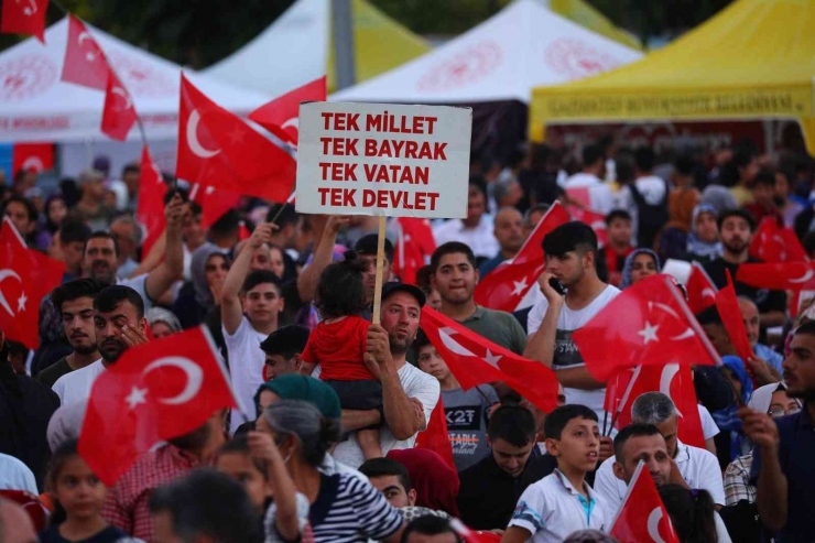 Gaziantep 15 Temmuz Gecesi Yine Tek Yürek, Tek Bilek Oldu