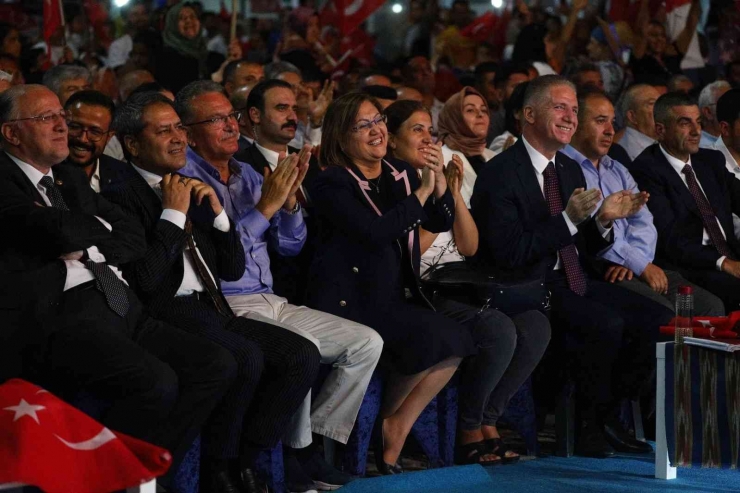 Gaziantep 15 Temmuz Gecesi Yine Tek Yürek, Tek Bilek Oldu