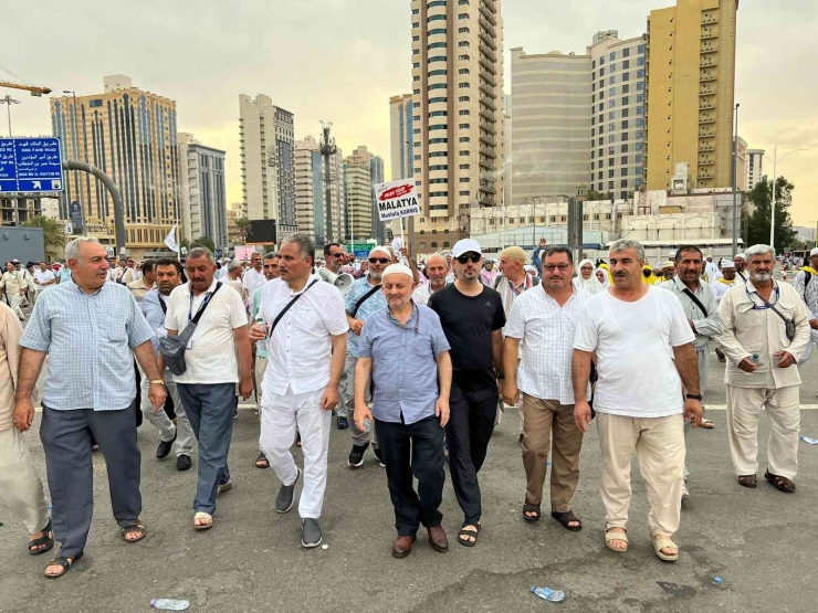 Malatyalı Vatandaş 40. Kez Hacca Gitmenin Mutluluğunu Yaşıyor