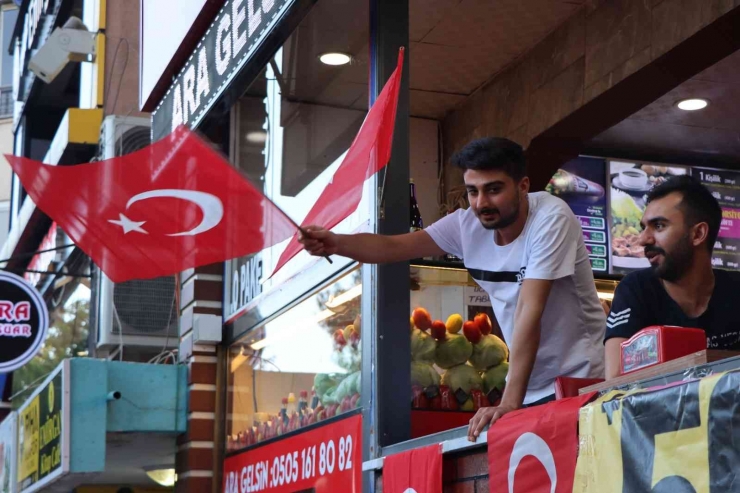 Şanlıurfa 15 Temmuz’un Yıl Dönümünde Tek Yürek Oldu