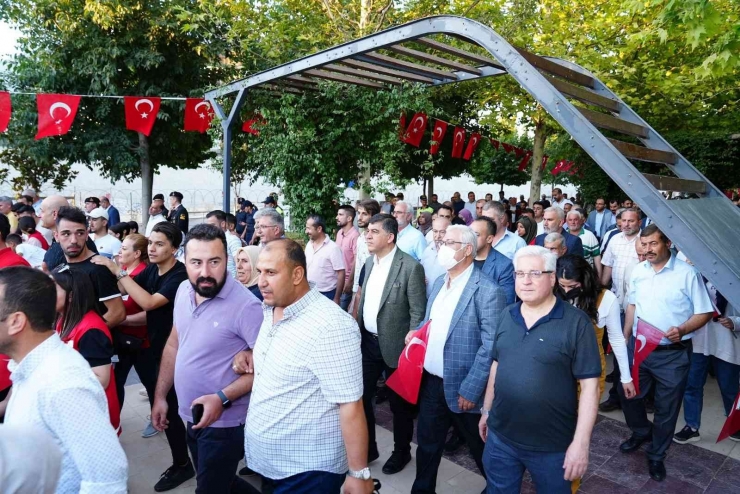 Fadıloğlu, Darbe Girişiminin 6. Yılında Da Demokrasi Meydanı’ndaydı