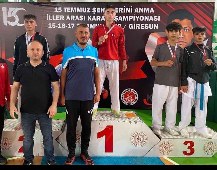 Eyyübiyeli Sporculardan Şanlıurfa’ya Üç Madalya