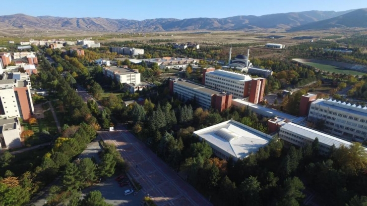 İnönü Üniversitesi, 3 İlin Nüfusundan Fazla Mezun Verdi