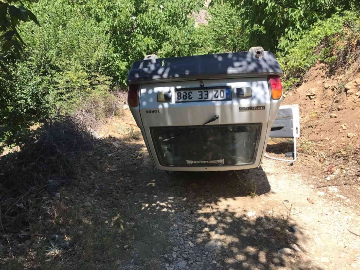 Ters Dönen Otomobilin Sürücüsü Yaralandı