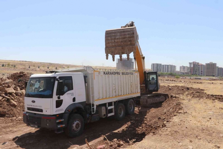 Mehmetçik Mahallesine Yeni Yollar Kazandırılıyor