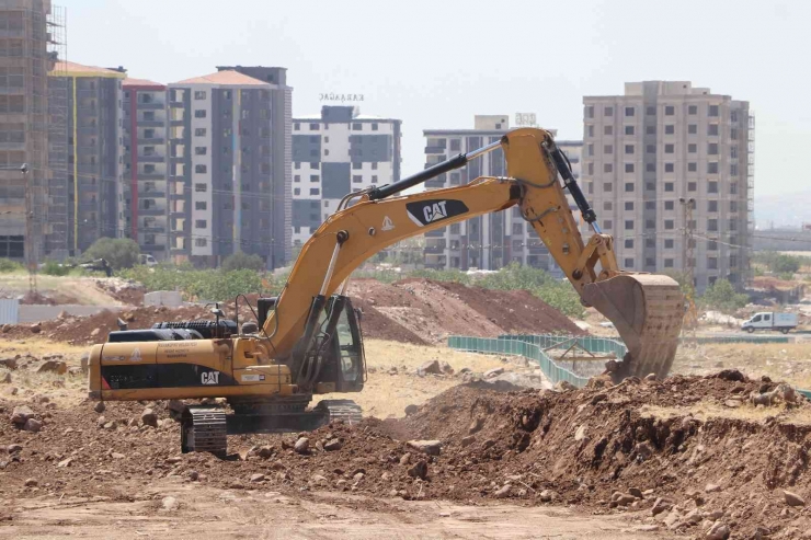 Mehmetçik Mahallesine Yeni Yollar Kazandırılıyor