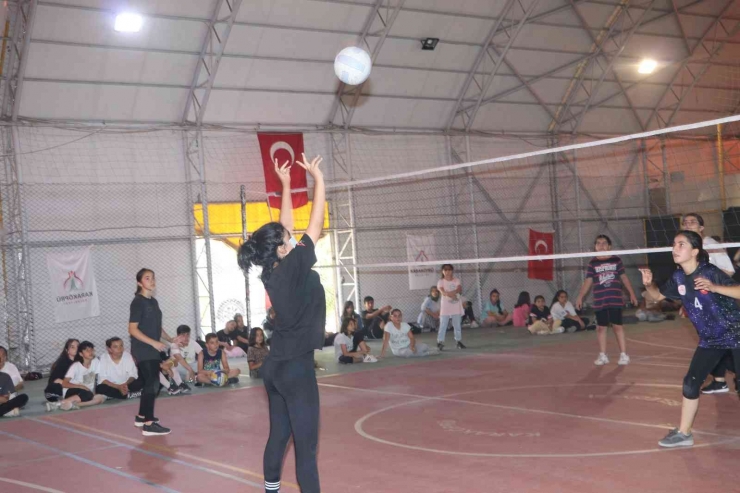 Karaköprü’de Çocuklar İçin Yaz Spor Kursları Sürüyor