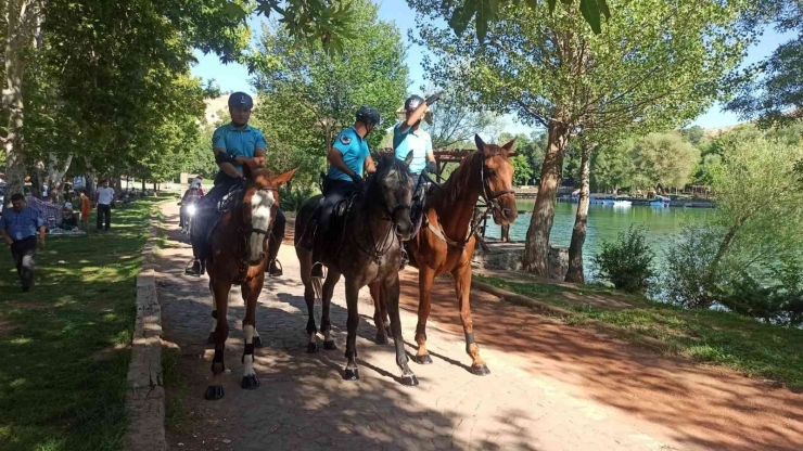 Atlı Jandarma Timi’nin Park Ve Mesire Alanlarındaki Görevi Sona Erdi