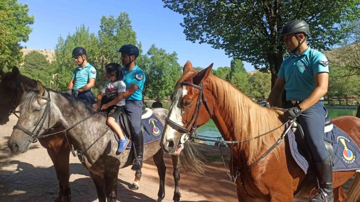 Atlı Jandarma Timi’nin Park Ve Mesire Alanlarındaki Görevi Sona Erdi