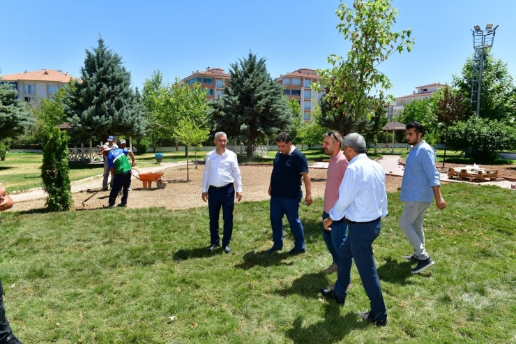 Yeşilyurt’ta Sosyal Yaşam Alanları Düzenleme Çalışmaları Sürüyor