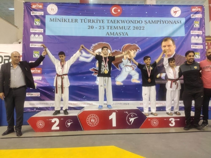 Büyükşehir Spor Kulübü Sporcuları, Van, Hatay Ve Amasya’da Farklı Kategorilerde Dereceler Aldı