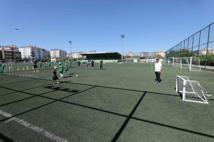 Yaz Akademileri Binlerce Futbolcuyu Ağırlıyor