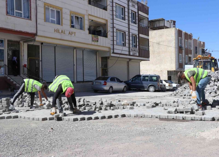 Haliliye’de Mahallelerin Üst Yapı Çalışmaları Sürüyor