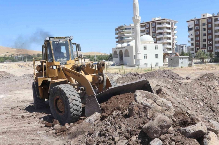 Karaköprü’de Üst Yapı Çalışmaları Devam Ediyor