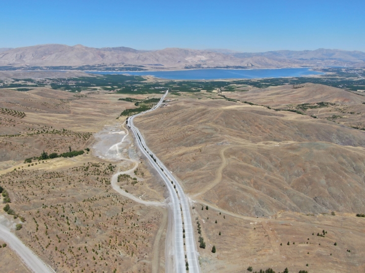 Erenli Mahallesinde Beton Yol Uygulaması Yapıldı