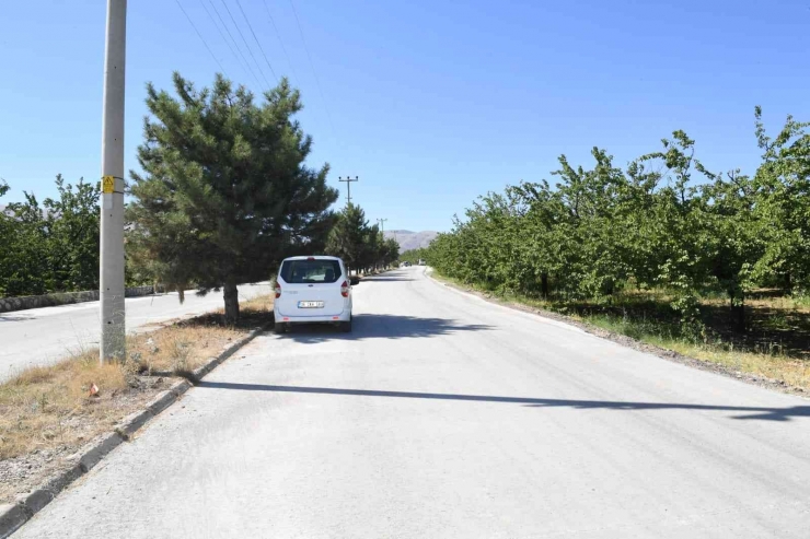 Erenli Mahallesinde Beton Yol Uygulaması Yapıldı