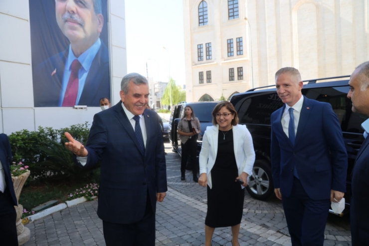 Vali Gül Ve Fatma Şahin’in Şanlıurfa Ziyareti