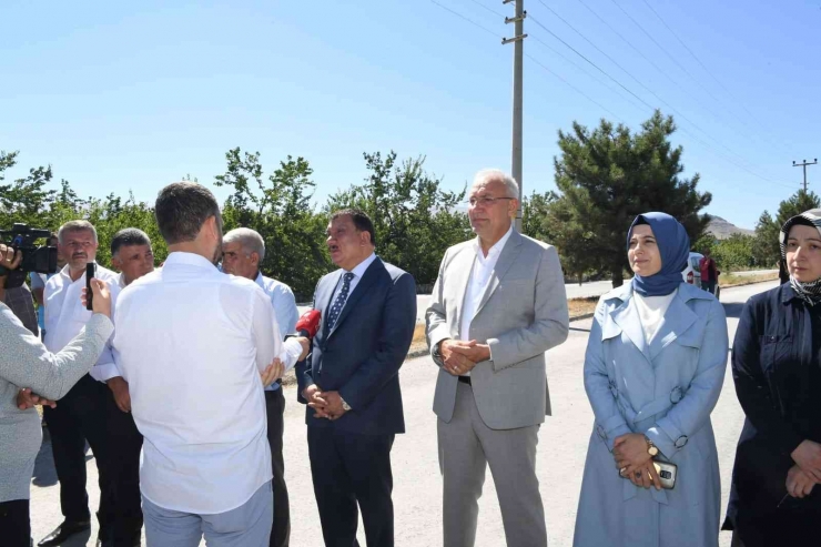 Erenli Mahallesinde Beton Yol Uygulaması Yapıldı