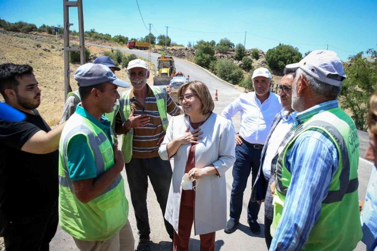 Şahin’den Sıcak Asfalt Çalışması Yürütülen Mahallelere Ziyaret