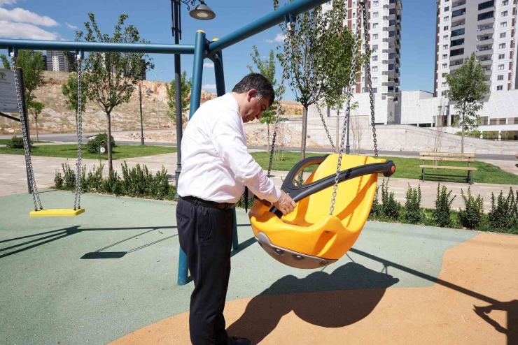 Şehitkamil’den Karacaahmet Mahallesine Yeni Park