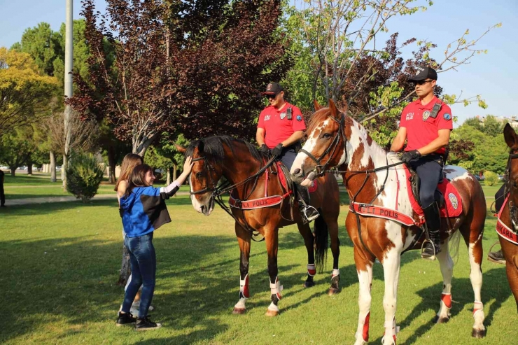 Atlı Polisler Gaziantep’te Devriye Attı