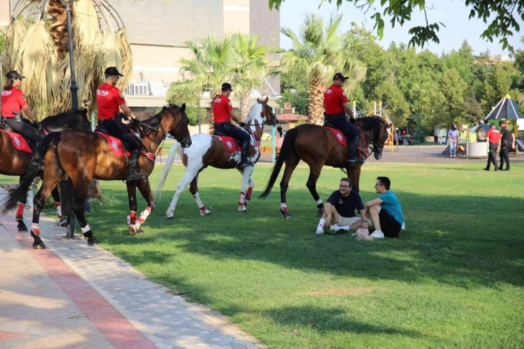 Atlı Polisler Gaziantep’te Devriye Attı