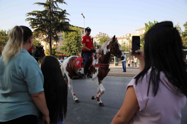 Atlı Polisler Gaziantep’te Devriye Attı